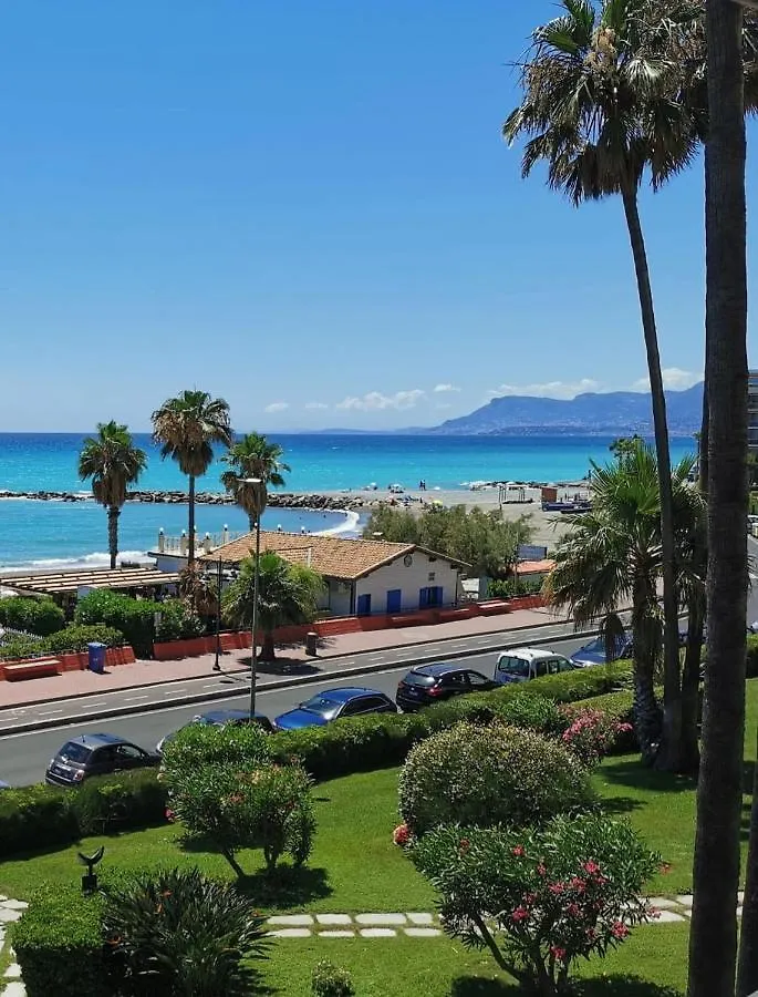 Bloom Al Mare Apartment Ventimiglia