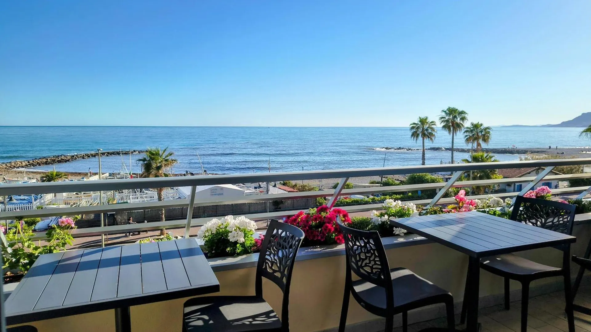 Bloom Al Mare Apartment Ventimiglia Italy