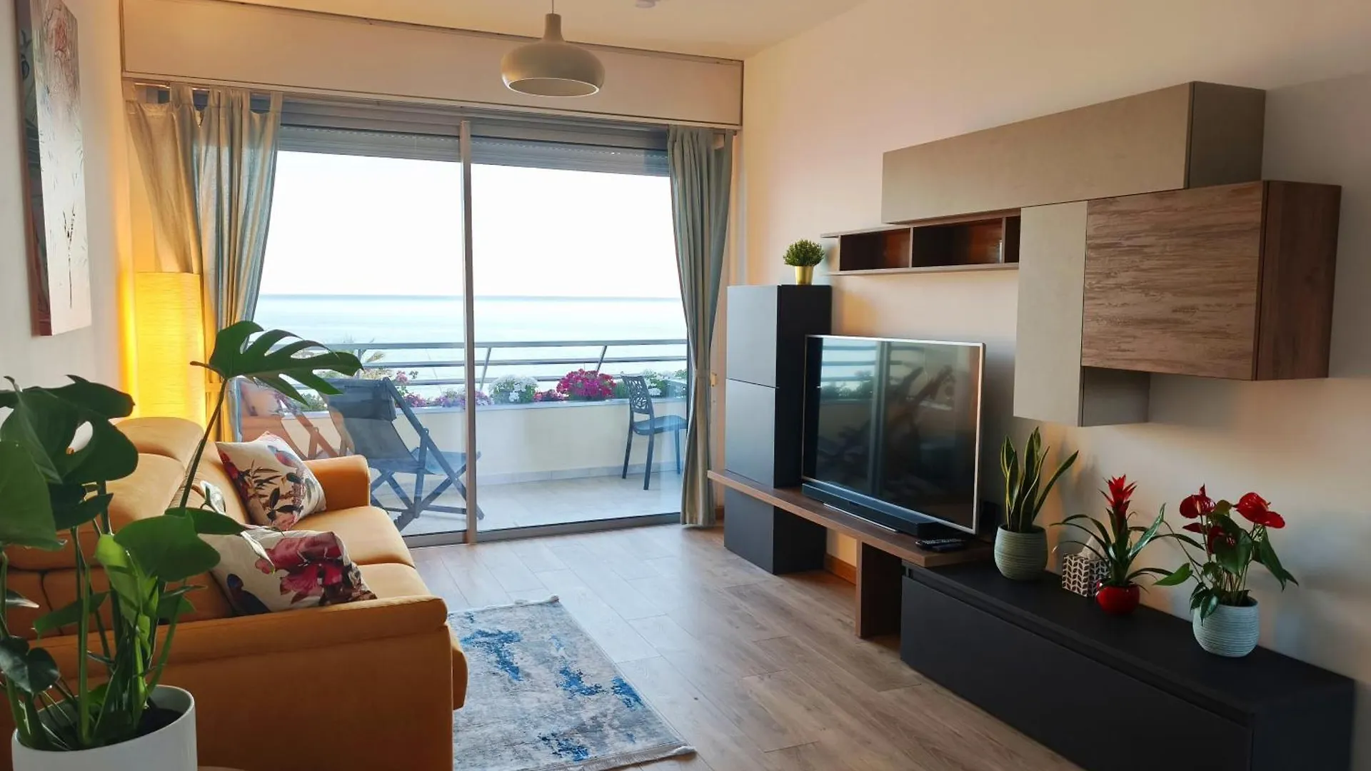 Bloom Al Mare Apartment Ventimiglia Italy